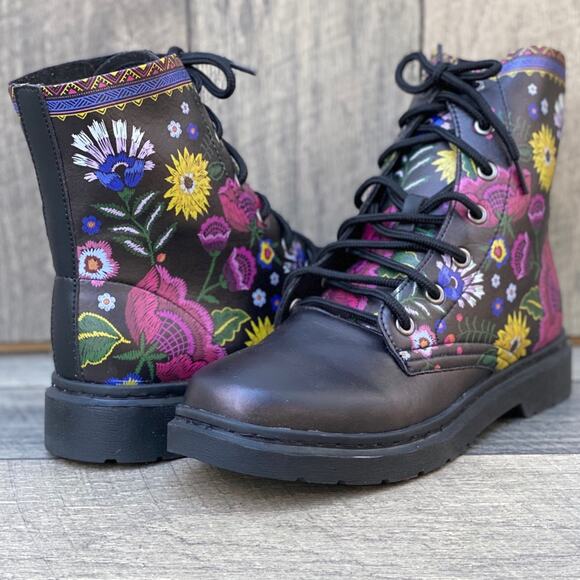 Yes We Vibe Flower Unisex Chelsea Combat  … - Picture 1 of 6